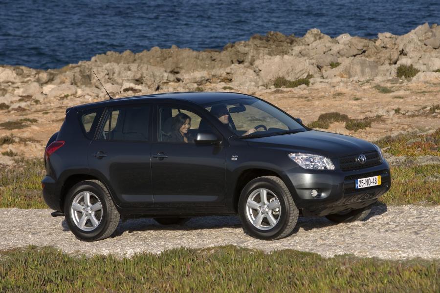  Toyota RAV4 2005 года  (фото 101 из 172)
